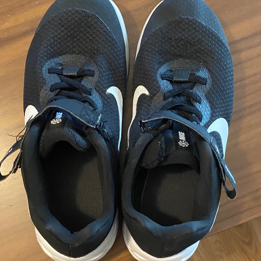 Nike Black and White Mesh Running Sneakers